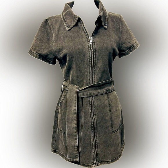 White Fox Boutique Dresses & Skirts - White Fox NWT SZ M “Acid Black” Denim Zip Front Dress, Bust 34”, waist 29”-30”